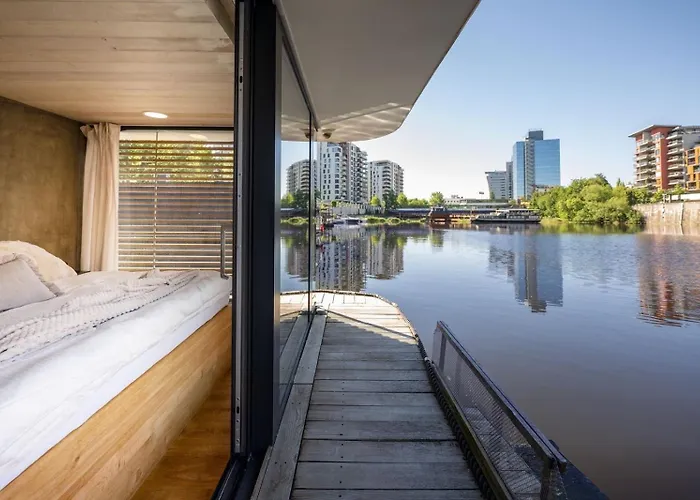 Hausboat Holesovice